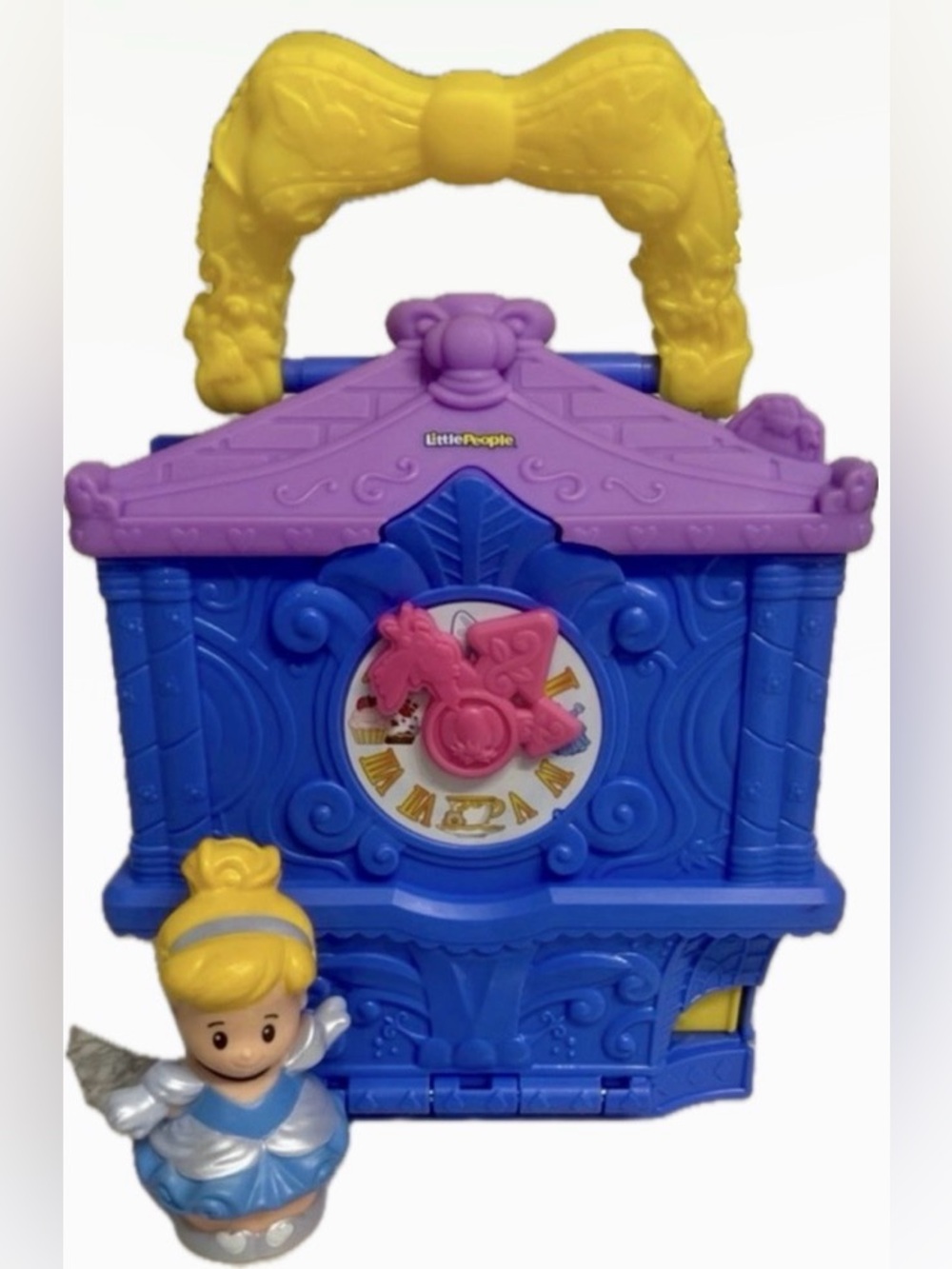 DISNEY - CINDERELLA “FOLD ‘N GO” CASTLE PLAY SET WITH TALKER PRINCESS